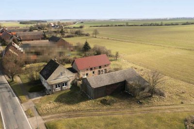 Bezugsfreier, kleiner, ländlich gelegener Bauernhof mit Platz und freiem Blick