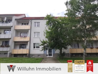 Helle 4-Raum-Wohnung mit Balkon - Stellplatz möglich