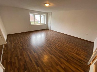 KL - Nähe Mall, geräumige 4 ZKB Wohnung, 2 Bäder, Einbauküche, Balkon