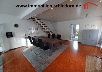 Moderne 4,5 Zimmer Doppelhaushälfte  mit Garten, Garage und Stellplatz  in absoluter Toplage !