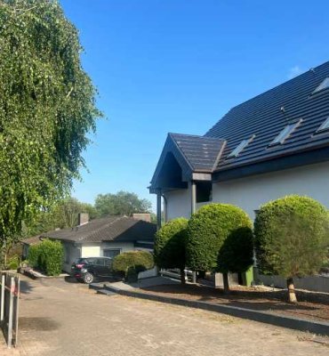 Wunderschöne Souterrain Wohnung mit eigenem Garten