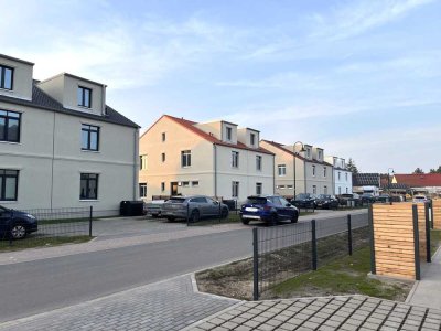 Nähe Velten, Hennigsdorf, Falkensee: NKM 12,55 €/ m² inkl. Gartenanteil und Stellplatz