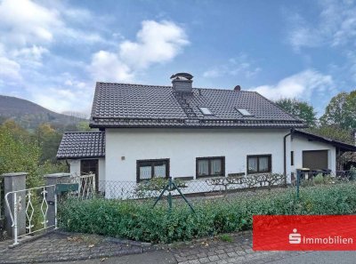 Einladendes Einfamilienhaus in Tann: Ihr Traumdomizil mit traumhaftem Garten und herrlichem Ausblick