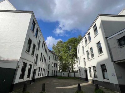 Eigene Terrasse im Hinterhaus  2-Zi.-Whg. zum Erstbezug