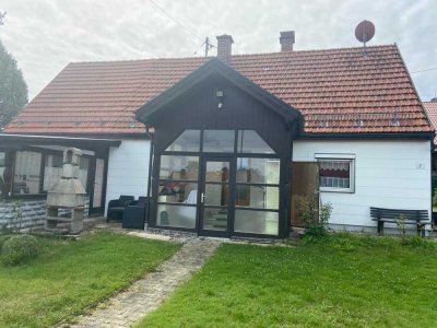 Einfamilienhaus mit Anbau in Walkertshofen