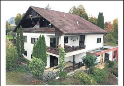 2-Familien-Landhaus in ruhiger Lage, stadtnah | offene, großzügige Bauweise | Große Terrassen