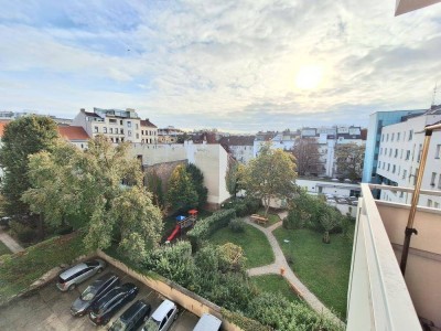 Perfekt aufgeteilte 2-Zimmer-Wohnung im 5.Liftstock mit kleiner Terrasse und Loggia mit herrlichem Blick