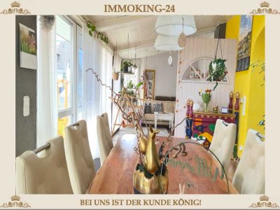 EIN - ZWEIFAMILIENHAUS MIT VIEL PLATZ UND VIELEN DETAILS!