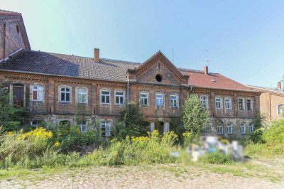 Sanierungsbedürftiges: 2-4-Familienhaus in naturnaher Lage - Top-Anbindung an Dresden