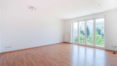 Sonnige 2-Zimmer-Wohnung am Stern - Mit Süd-Balkon, bodentiefen Fenstern & Tiefgaragen Stellplatz