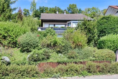 Traumhaftes Zweifamilienhaus - freistehend auf dem Hünerberg mit herrlichem Weitblick!!