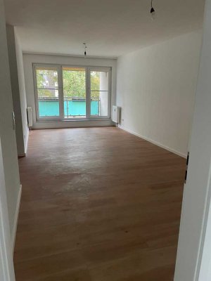 Geschmackvolle 2-Raum-Wohnung mit gehobener Innenausstattung mit Einbauküche in Köln Dellbrück