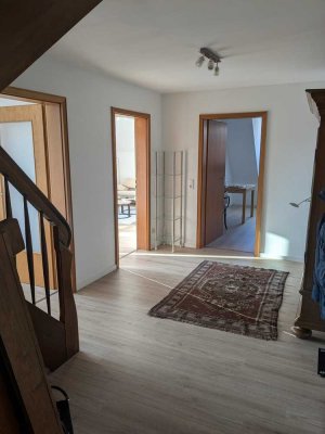 Freundliche 4-Zimmer-Maisonette-Wohnung mit Balkon in Mauer