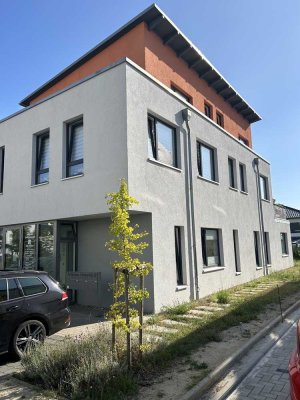 Freundliche 5-Zimmer-Maisonette-Wohnung mit Einbauküche in Neubrandenburg