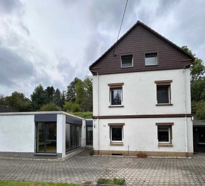 Großzügiges Wohnhaus mit viel Potenzial in ruhiger Lage!