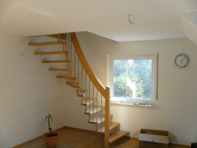 Stilvolle 3 Zimmer Maisonette-Wohnung mit Garten