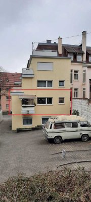 Schöne zentrale 2-Zi Wohnung mit Stellplatz in Mehrfamilienhaus in LB/Mitte