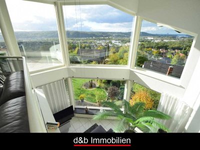 Großzügiges Einfamilienhaus mit beeindruckendem Panorama-Ausblick ins Rheintal und bis nach Bonn.