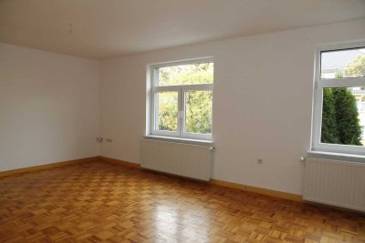 4-Zimmerwohnung mit Balkon und PKW-Stellplatz