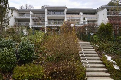 Wohnung mit Süd-Loggia, Terrasse und Garten