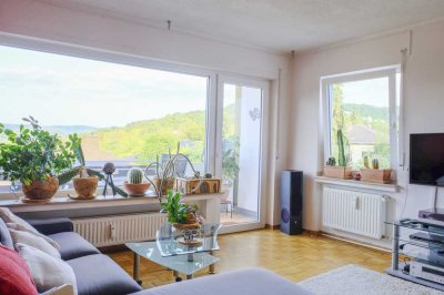 3-Zimmer Panoramawohnung, frisch renoviert mit Balkon