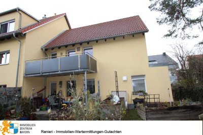 KFW-55 Sehr gepflegte Dachgeschosswohnung mit Balkon und Stellplatz im 1. OG. in sehr guter Lage in