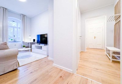 Neu saniert & voll möbliertes Zimmer * WG-Zimmer * EBK * Balkon * Bad mit BW + Fenster * zentral