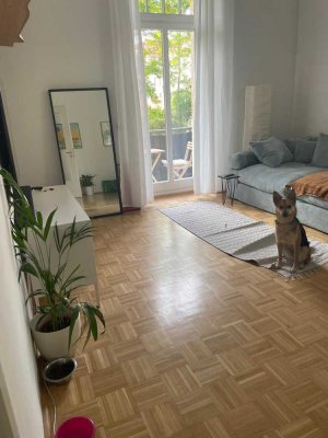 Ruhige 3-Raum-Altbau-Wohnung mit Balkon und EBK in Dresden (nur mit 4000€ Ablöse der Einrichtung)