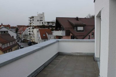 Helle 3-Zimmer-Wohnung mit großer Dachterrasse - 3 Jahre zu vermieten