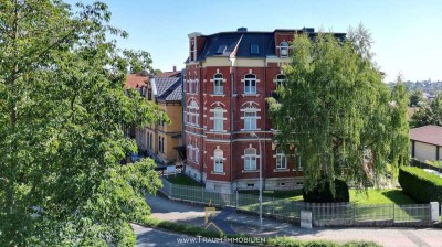 gemütliche Dachgeschosswohnung mit Kamin und Einbauküche!