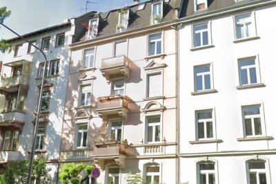 Frankfurt-Nordend: Top modernisierte 3-4 Zimmer Stilaltbauwohnung!