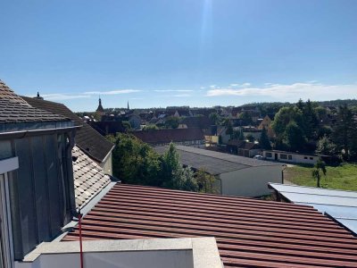 Freundliche 3-Zimmer-Dachgeschosswohnung mit Balkon in Heilsbronn