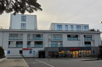 Moderne 2,5-Raum-Wohnung mit Loggia und eigenem Parkplatz