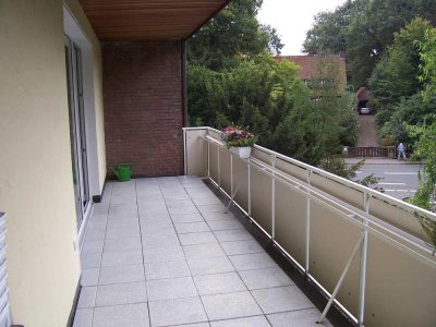 Sehr schöne 3 - Zimmer-Wohnung, 2.OG mit großem Balkon, provisionsfrei