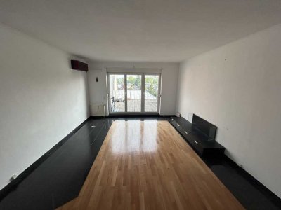 Provisonsfrei Penthouse 2-Zimmer-Wohnung in Köln Weiden