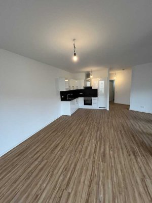 3-Zimmer-Wohnung im 2.OG, EBK, Bad mit Wanne und Dusche, Terrasse Süd