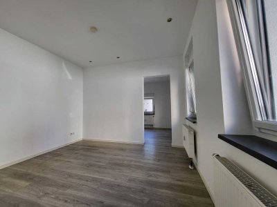 Sanierte und helle 2 Zimmer Etagenwohnung