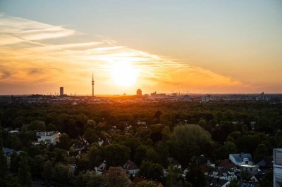 Ⓣop-View-Wohnung. Sonnenuntergänge, Sehenswürdigkeiten & Alpenblick. Pool & Sauna im Haus.