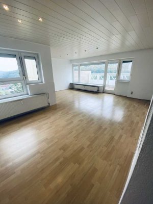 Helle 3-Zimmer-Wohnung mit großem Potenzial und Top-Aussicht in Homberg Ohm