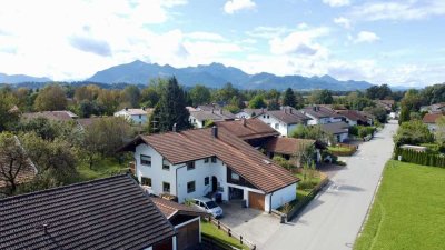 Zweifamilienhaus in Übersee – Idyllische Lage mit großem Grundstück