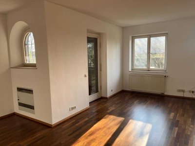 Frisch renovierte Wohnung zum Erstbezug Ulm Böfingen ideal für 3er WG mit großem WZ und Gartenanteil