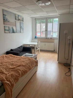 Geschmackvolle Wohnung mit einem Raum und EBK in Heidelberg
