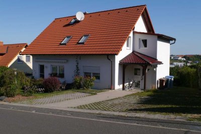 Vermietetes Zweifamilienhaus in Ilmenau-Hüttenholz