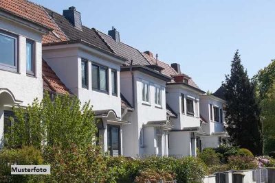 Reihenmittelhaus mit Terrasse und Garage