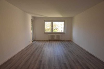 +++ Tolle renovierte 2-Zimmerwohnung mit neuem Bad; Dusche und Balkon +++