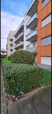 Sanierte 3 ZimmerWohnung mit Balkon in Köln Esch