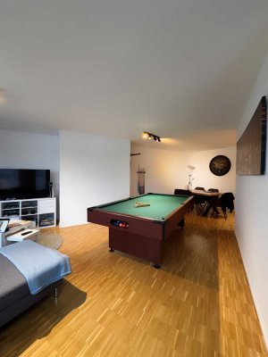 Stilvolle 3-Zimmer-Penthouse-Wohnung mit gehobener Innenausstattung mit EBK in Köln Mülheim