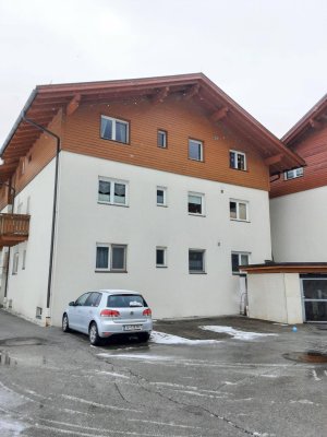 Neustift im Stubaital:Gepflegte Dachgeschosswohnung mit drei Zimmern in Neustift im Stubaital