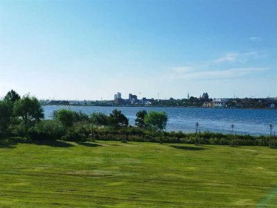 Aufgepasst! Idyllische Ferienwohnung mit sonnigem Balkon und Wasserblick