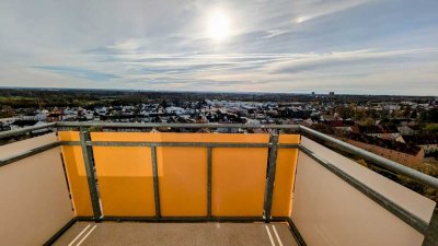 Lichtdurchflutete Wohnung: 2 Balkone und Fernblick, inkl. Stellplatz!